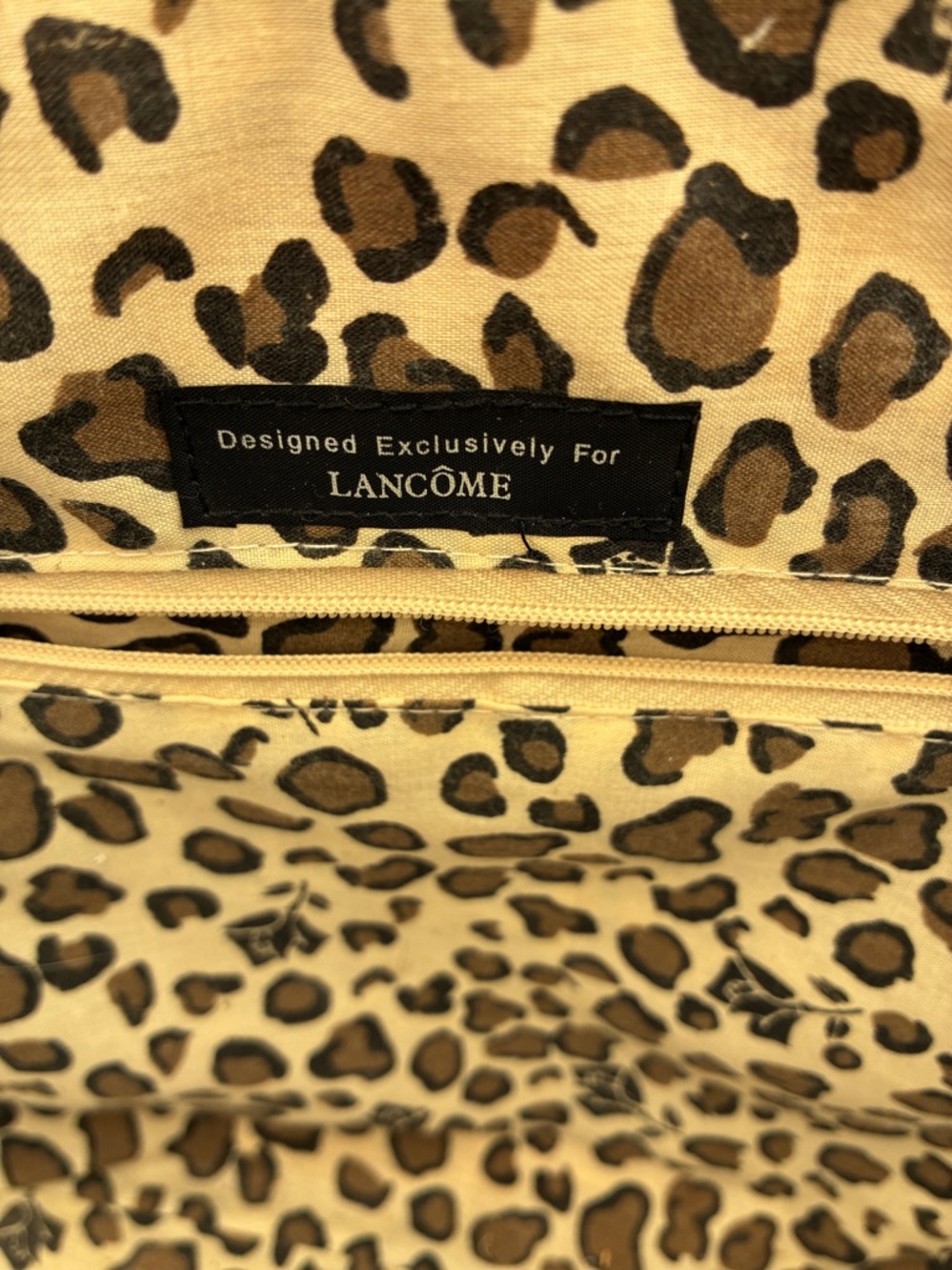 Elegant Lancôme Tan Woven Tote Bag 20 long 11 high. No inside zipper - Picture 6 of 7